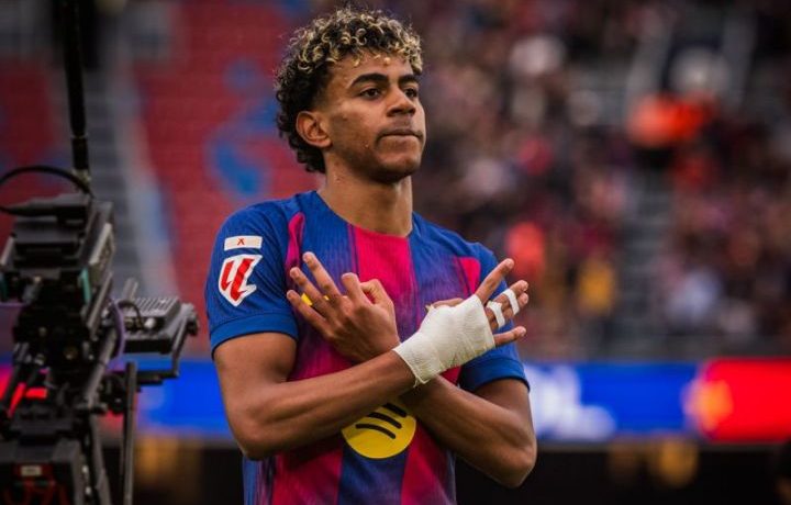 Lamine Yamal 2 Gol, Barcelona Hancurkan Valencia 5-0