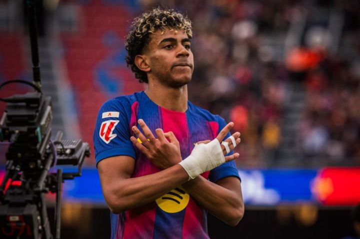 Lamine Yamal 2 Gol, Barcelona Hancurkan Valencia 5-0