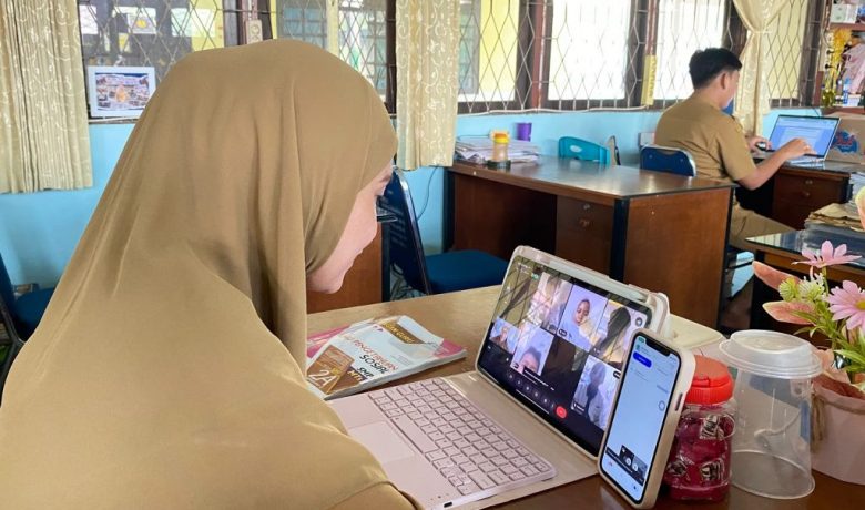 Dari Pontianak hingga Melawi: Di Balik Selimut Asap Karhutla, Para Guru Tetap Mengabdi