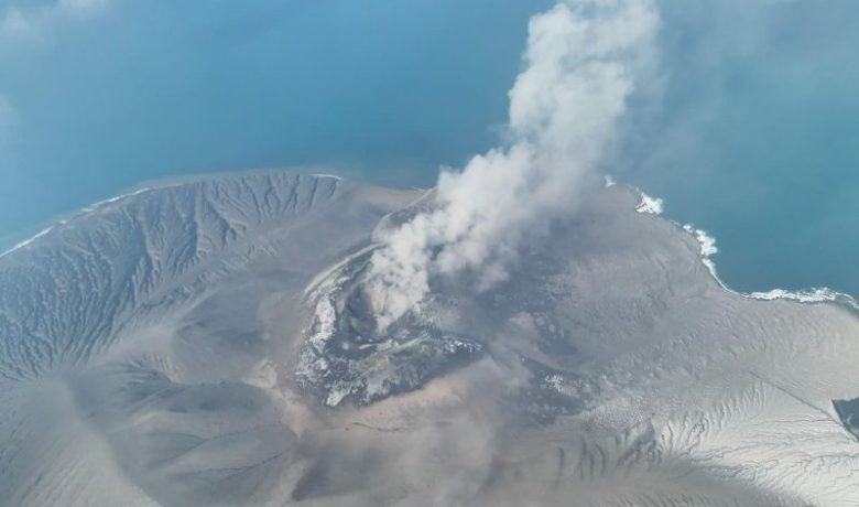 Lima Jurnalis Hilang Kontak di Perairan Gunung Anak Krakatau