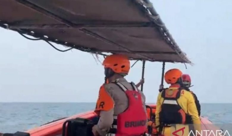 Hari Ke-7 Pencarian 5 Jurnalis di Selat Sunda: 18 Kapal dan 1 Helikopter Dikerahkan