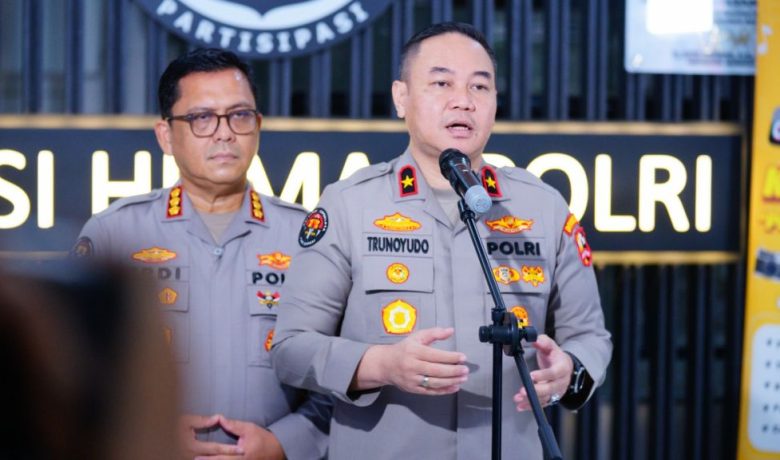 2 Jenazah Korban KM Virgo Transport 8 Dievakuasi dengan Helikopter Polri