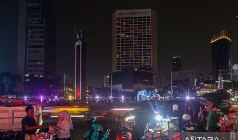 Aksi Pemadaman Lampu 1 Jam di DKI Kurangi 74 Ton Emisi Karbon