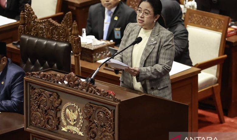 Rapat Paripurna DPR Sahkan UU APBN 2027