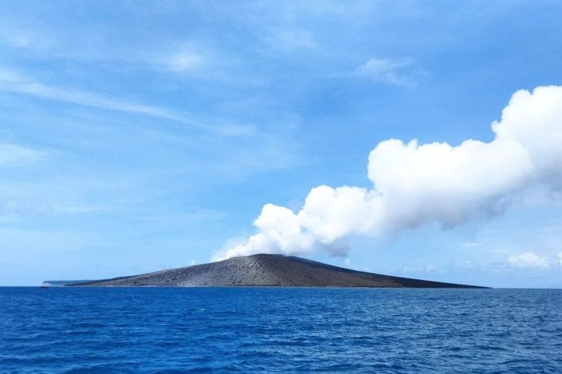 Gunung Anak Krakatau Berstatus Siaga