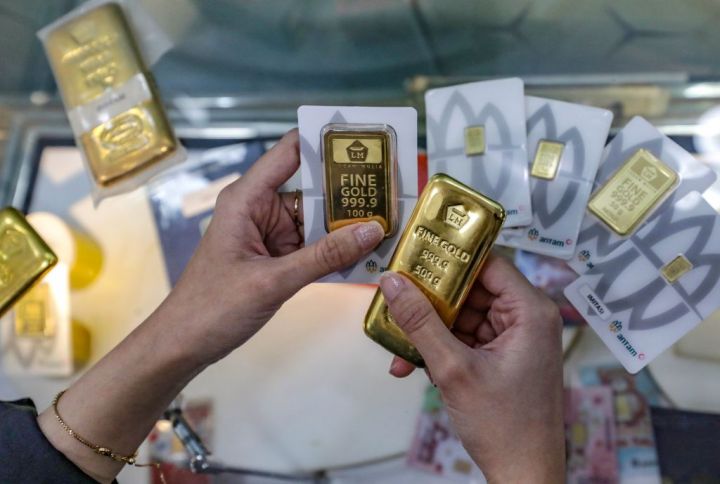 Harga Emas Antam Naik Tipis Jadi Rp2,574 Juta, Buyback Rp2,389 Juta/Gram