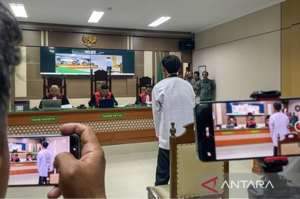 Latest Program: Terdakwa Pembunuhan Satu Keluarga di Indramayu Divonis Hukuman Mati
