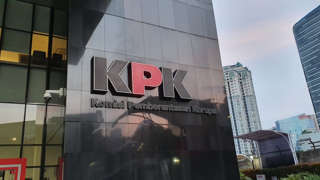 Latest Facts: KPK Tangkap Bupati Sukoharjo Etik Suryani