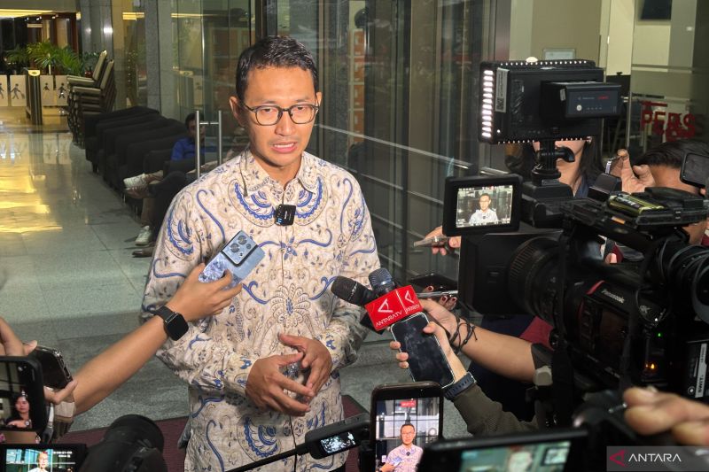 Geledah Rumah Kadis PUPR Kota Bengkulu, Penyidik KPK Angkut Uang Tunai Rp4 Miliar