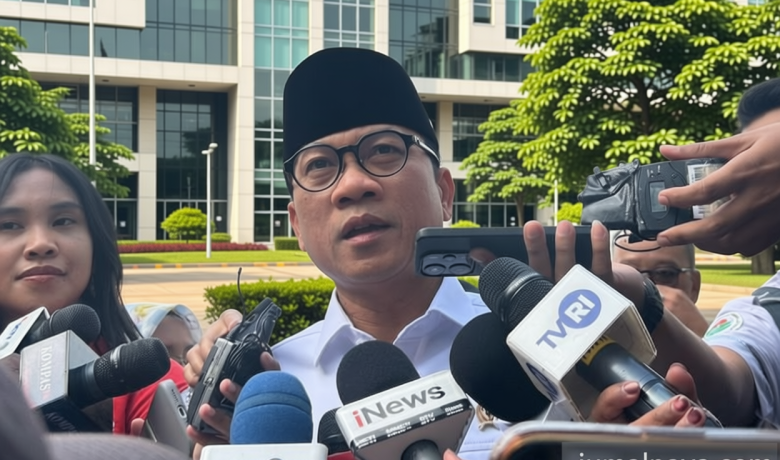 Topics Covered: Presiden Kumpulkan Sejumlah Menteri hingga Dirut BUMN Bahas Koperasi Merah Putih