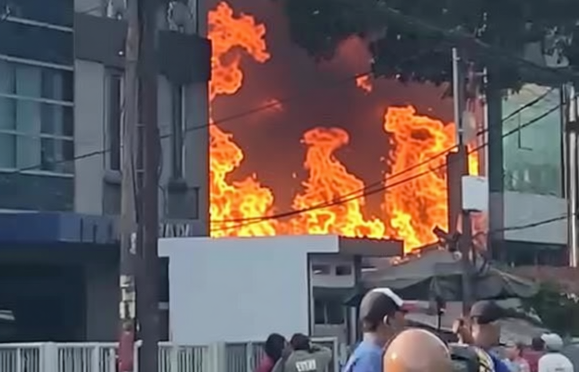 Kebakaran di Gambir Hanguskan Rumah, 70 Personel Damkar Diterjunkan