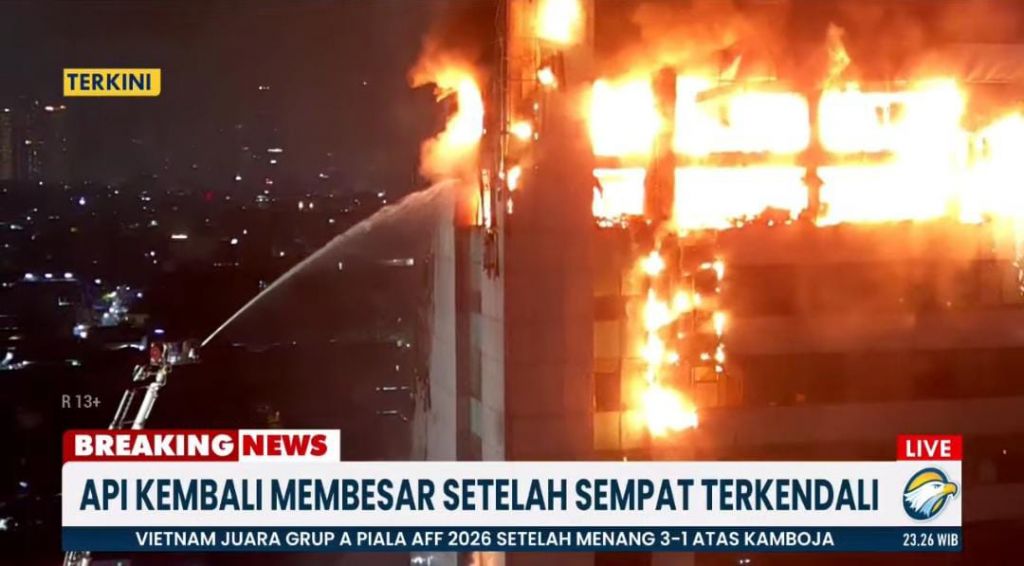 Kebakaran Gedung Bapenda DKI, Api Sempat Padam namun Muncul Kembali