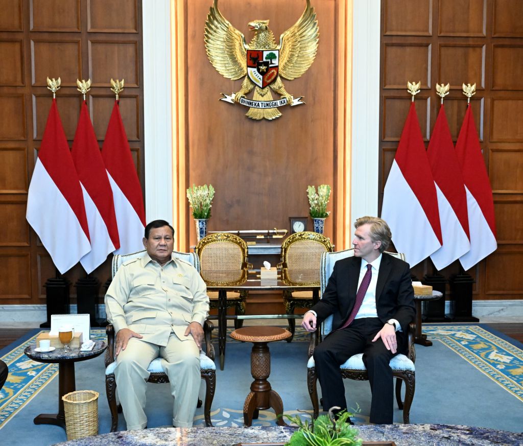 Prabowo Bertemu Wamen Perang AS di Istana, Bahas Kemitraan Strategis dengan Indonesia