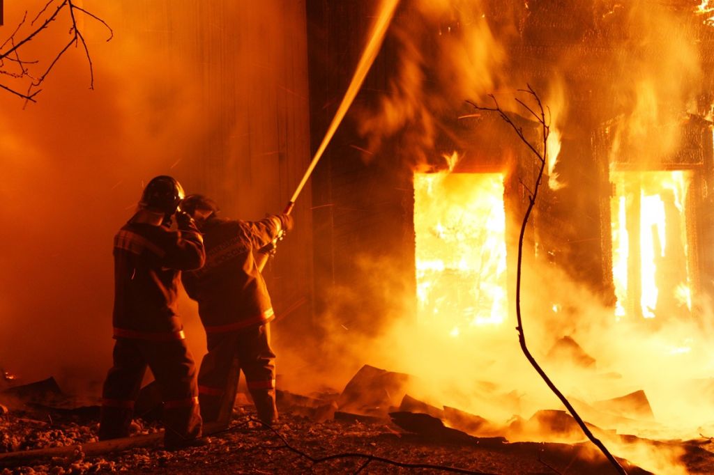 Gudang di Tanjung Duren Jakbar Terbakar, 55 Personel Damkar Dikerahkan