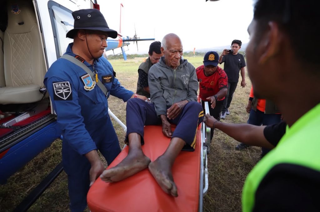 Penyintas Gempa NTT di Pulau Palue Dievakuasi ke Maumere